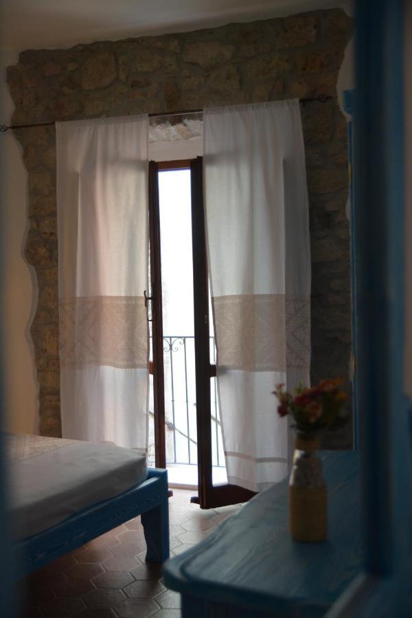 בוסה Regnos Altos Boutique Rooms מראה חיצוני תמונה